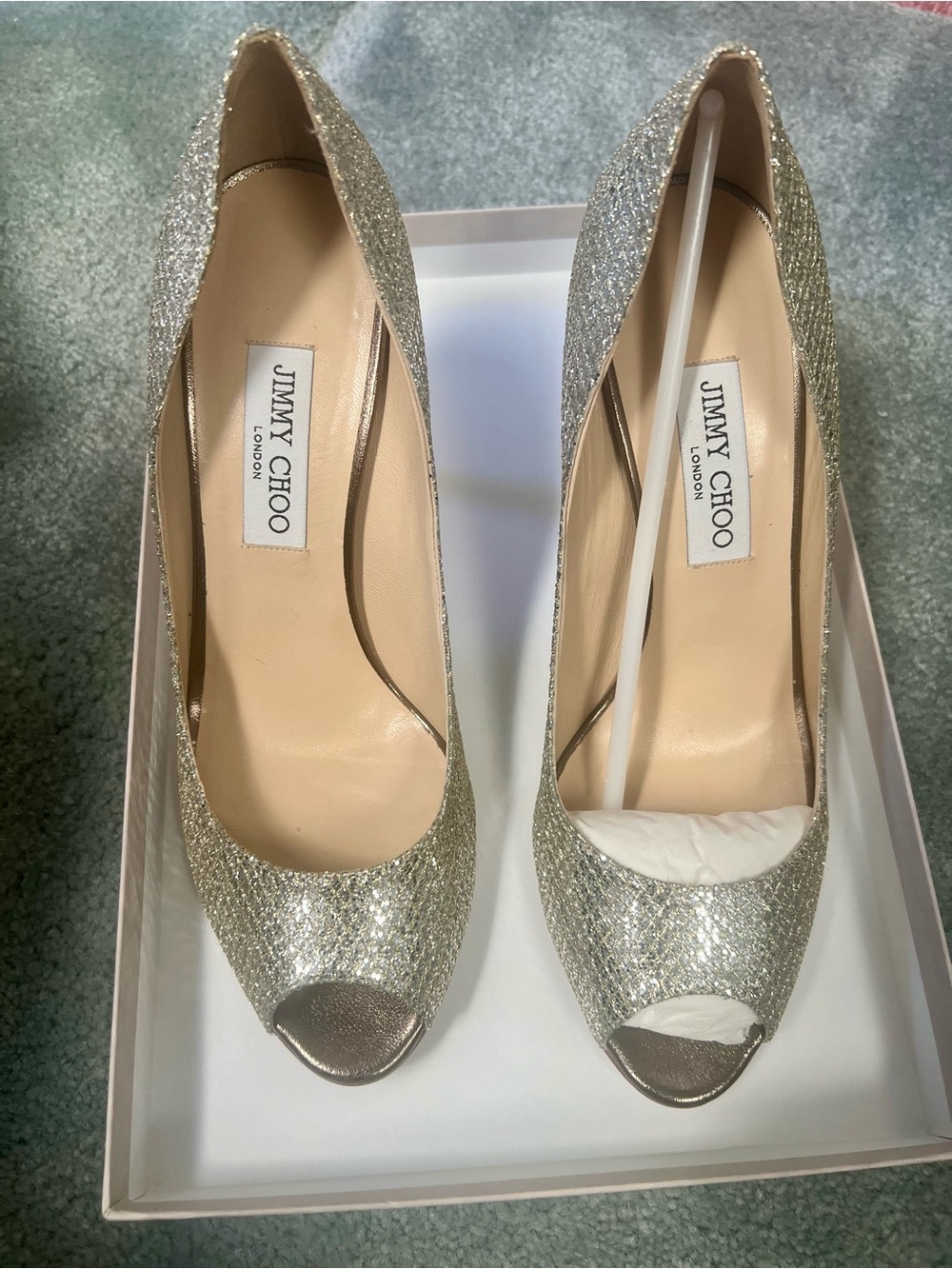 Jimmy Choo 24:7 Evelyn  Silver Glitter Peep-Toe Pumps in Champagne